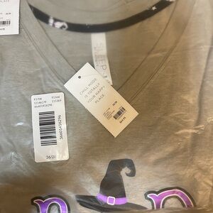 Gray Halloween Sleep Shirt with Witch Hat Design